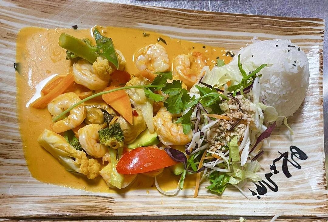 Roter Curry mit Reis (Scharf)